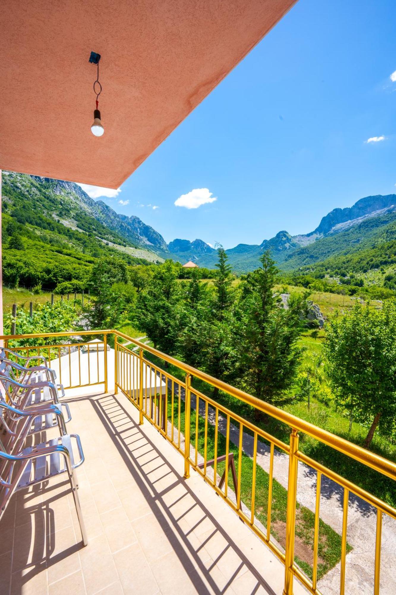 Arditi'S Villa Shkoder Exterior photo